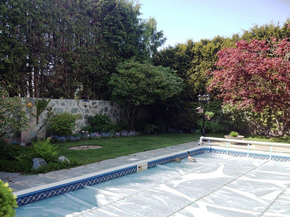 The Stone Hedge Bed And Breakfast Richmond Exterior foto